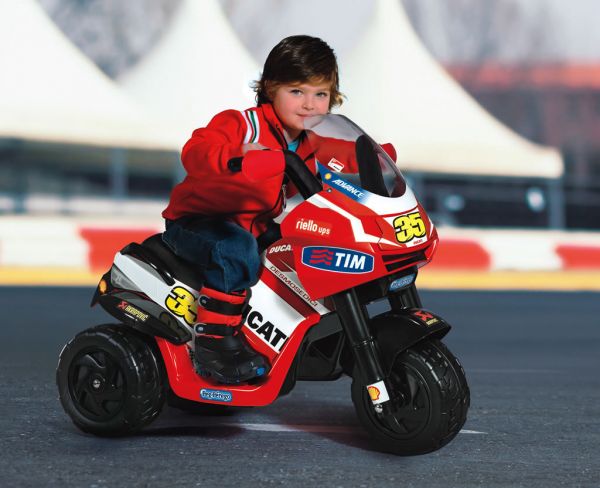 Детский электротрицикл Peg Perego Ducati Desmosedici