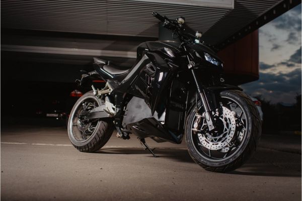 Электромотоцикл Kawasaki Z1000